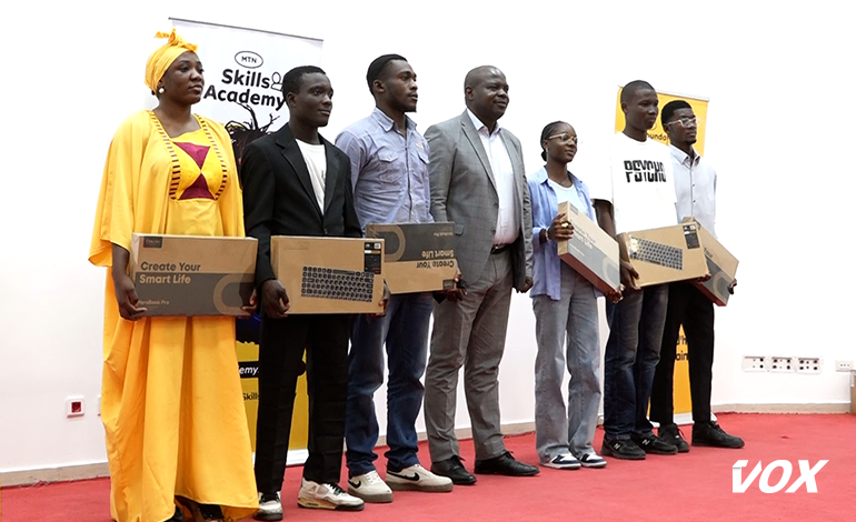 Les ordinateurs des lauréats de skills academy remis par MTN