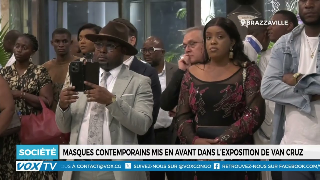 Masques contemporains mis en avant dans l’exposition de Van Cruz