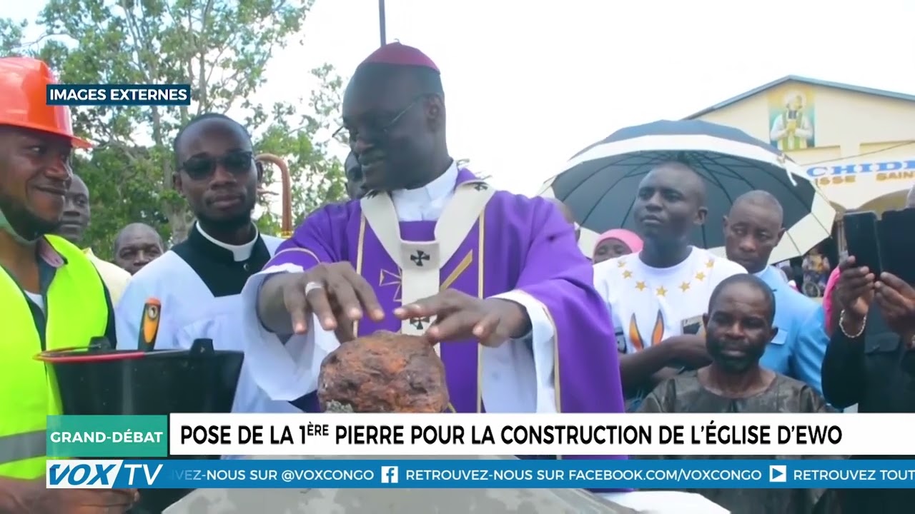 Pose de la 1ère pierre pour la construction de l’église d’Ewo