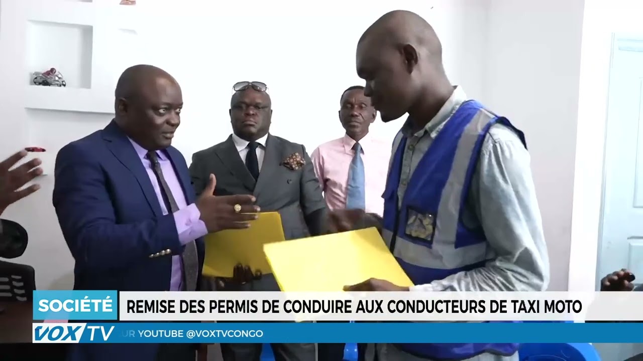 Remise des permis de conduire aux conducteurs de taxi moto