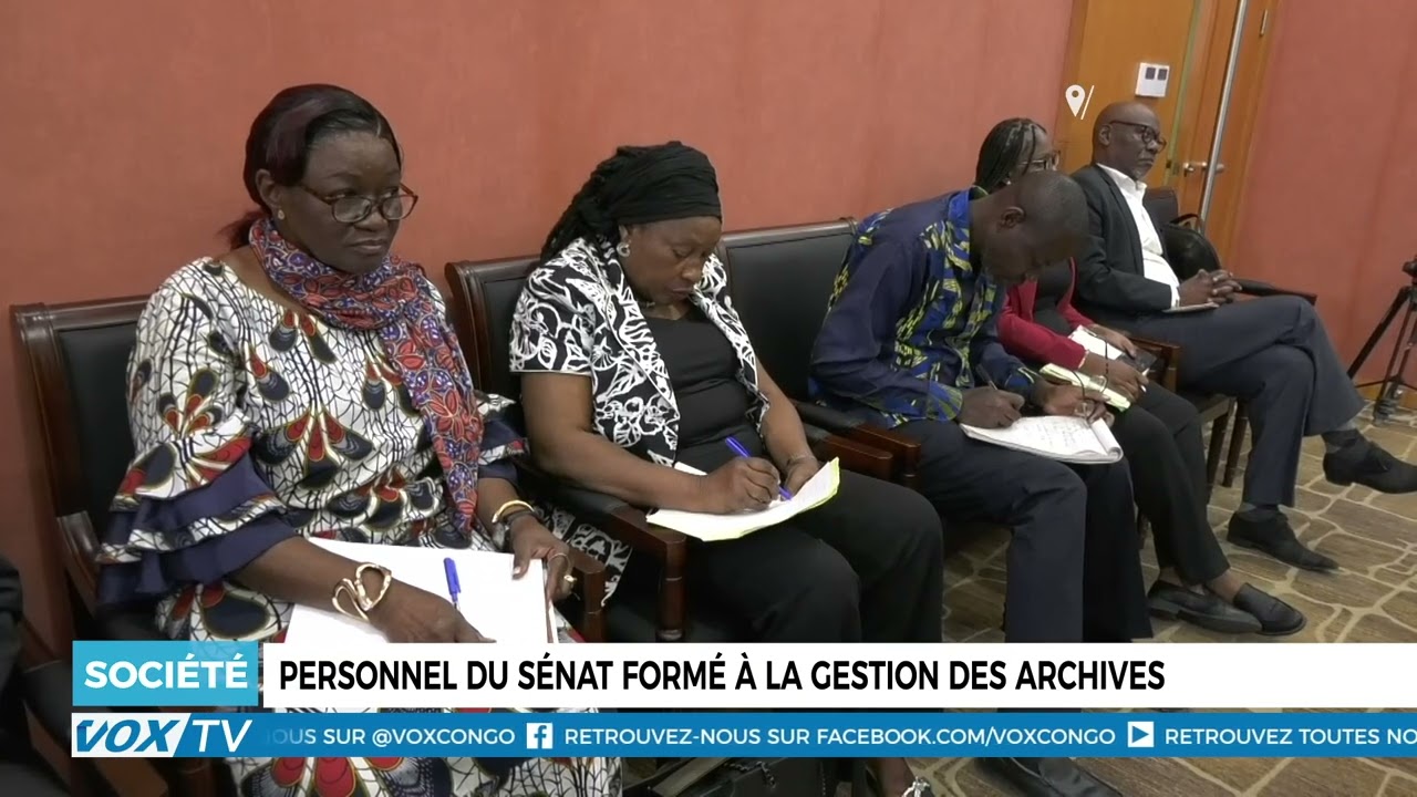 Personnel du sénat formé à la gestion des archives