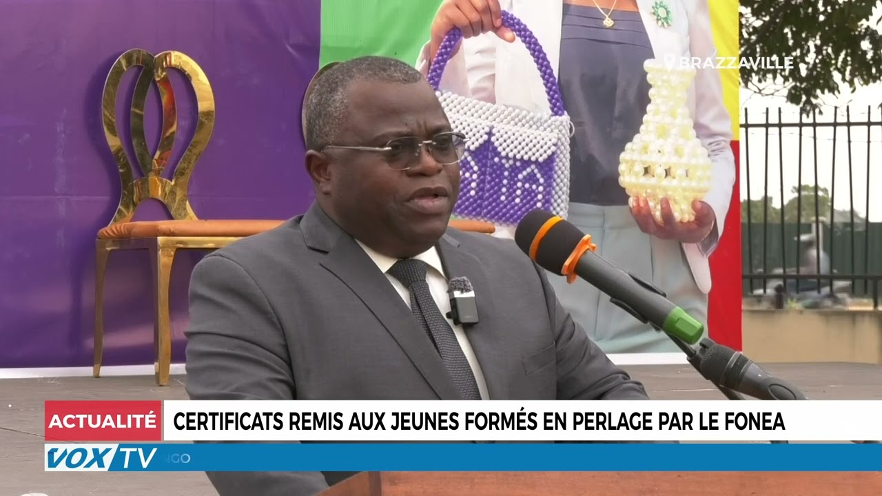 Certificats remis aux jeunes formés en perlage par le fonea