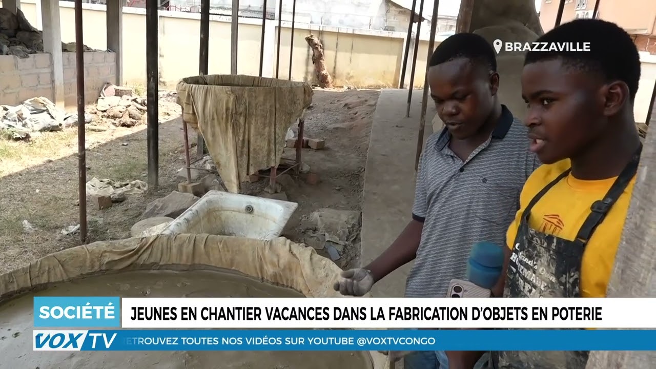 Jeunes en chantier vacances dans la fabrication d’objets en poterie