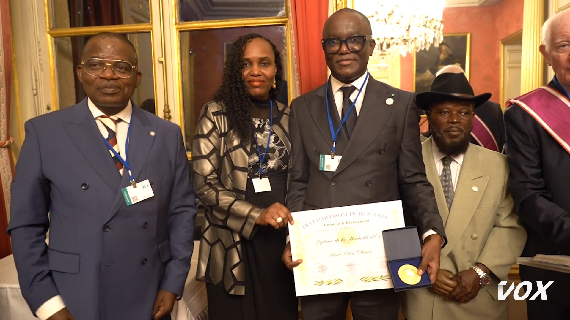 Voltaire Brice Etou Obami gratifié de la Médaille d’or et  élevé au rang de membre d’honneur